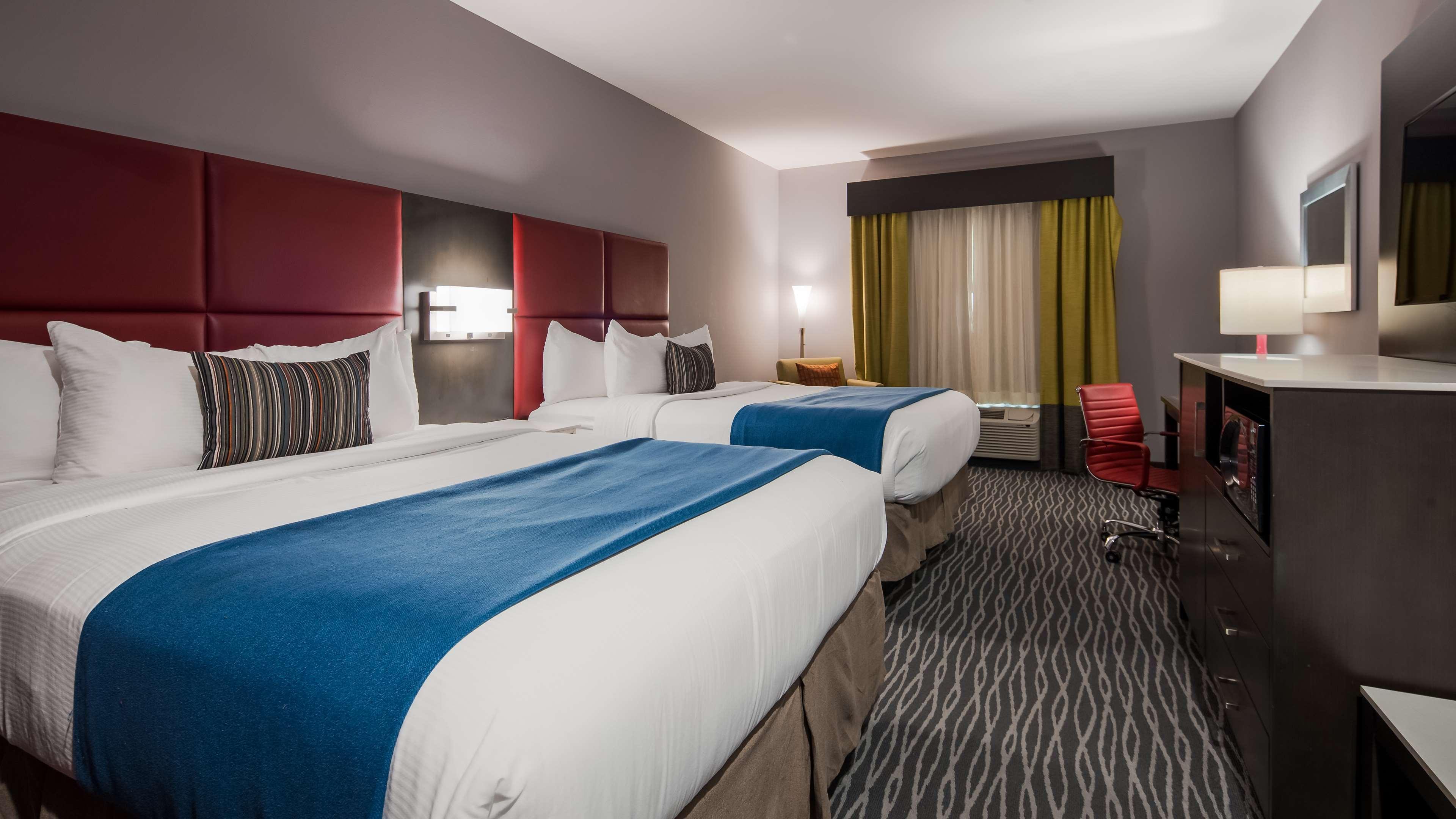 Best Western Plus Sherwood Park Inn & Suites Екстер'єр фото