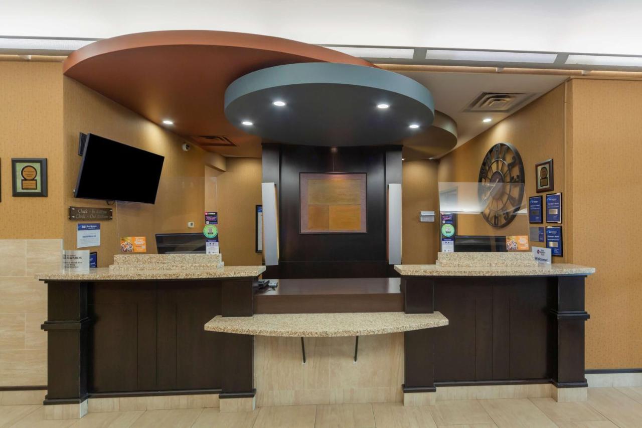 Best Western Plus Sherwood Park Inn & Suites Екстер'єр фото