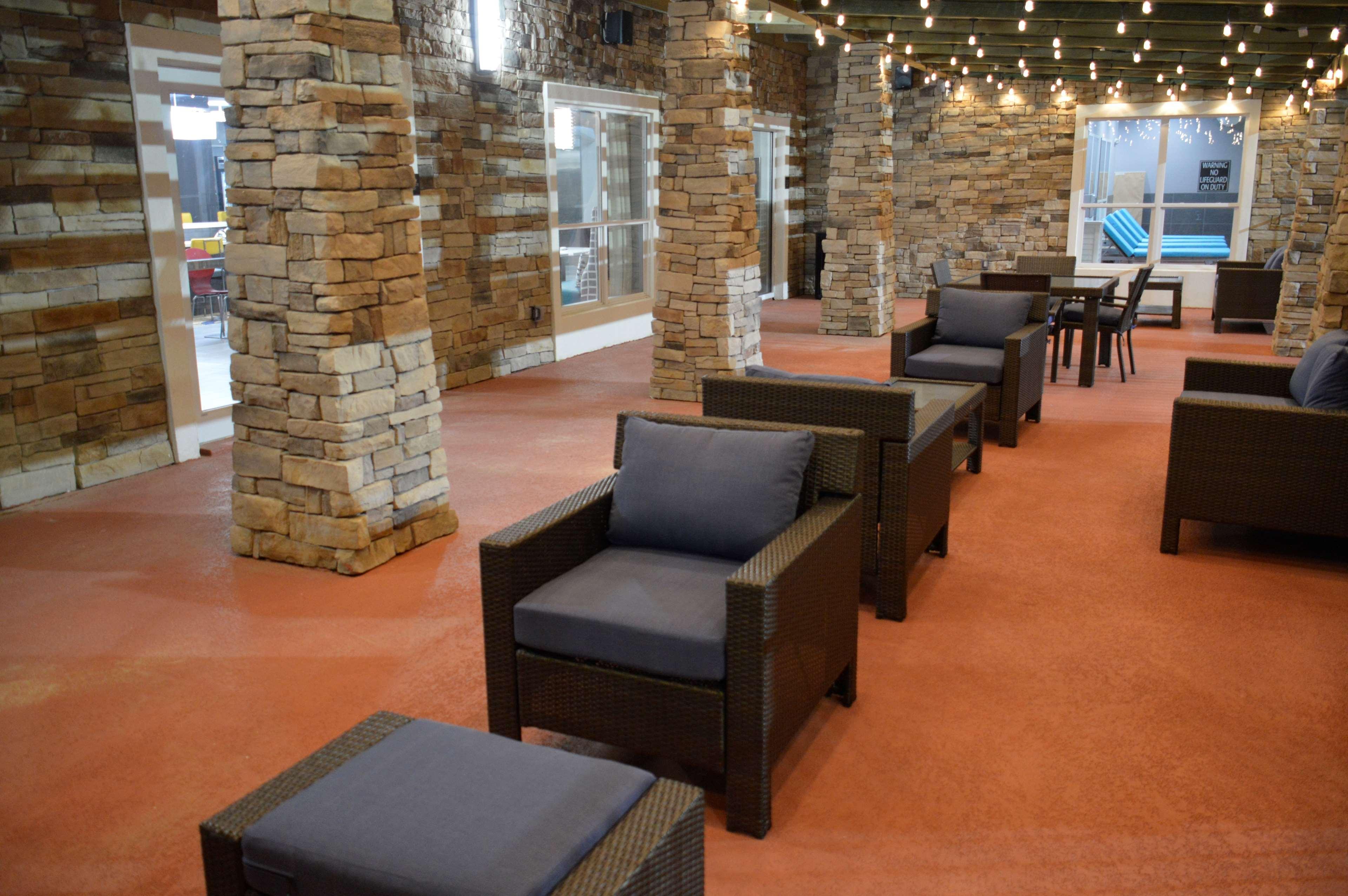 Best Western Plus Sherwood Park Inn & Suites Екстер'єр фото