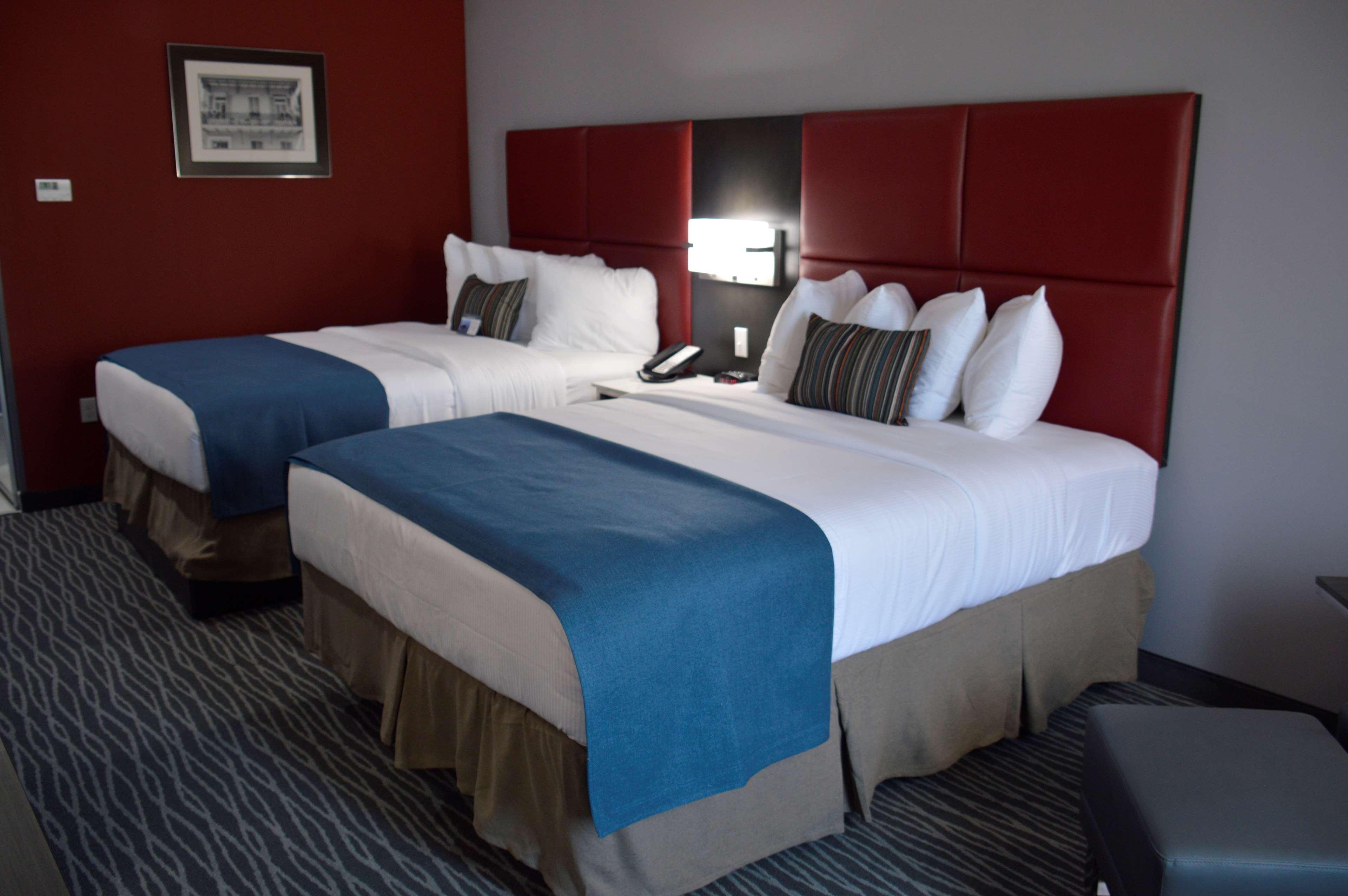 Best Western Plus Sherwood Park Inn & Suites Екстер'єр фото