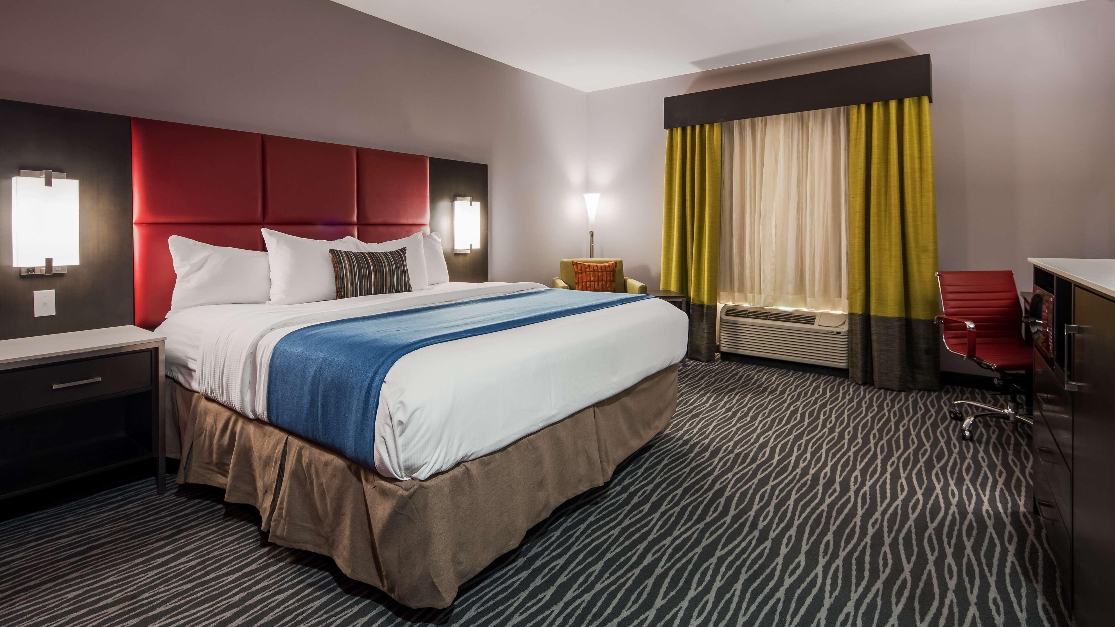 Best Western Plus Sherwood Park Inn & Suites Екстер'єр фото