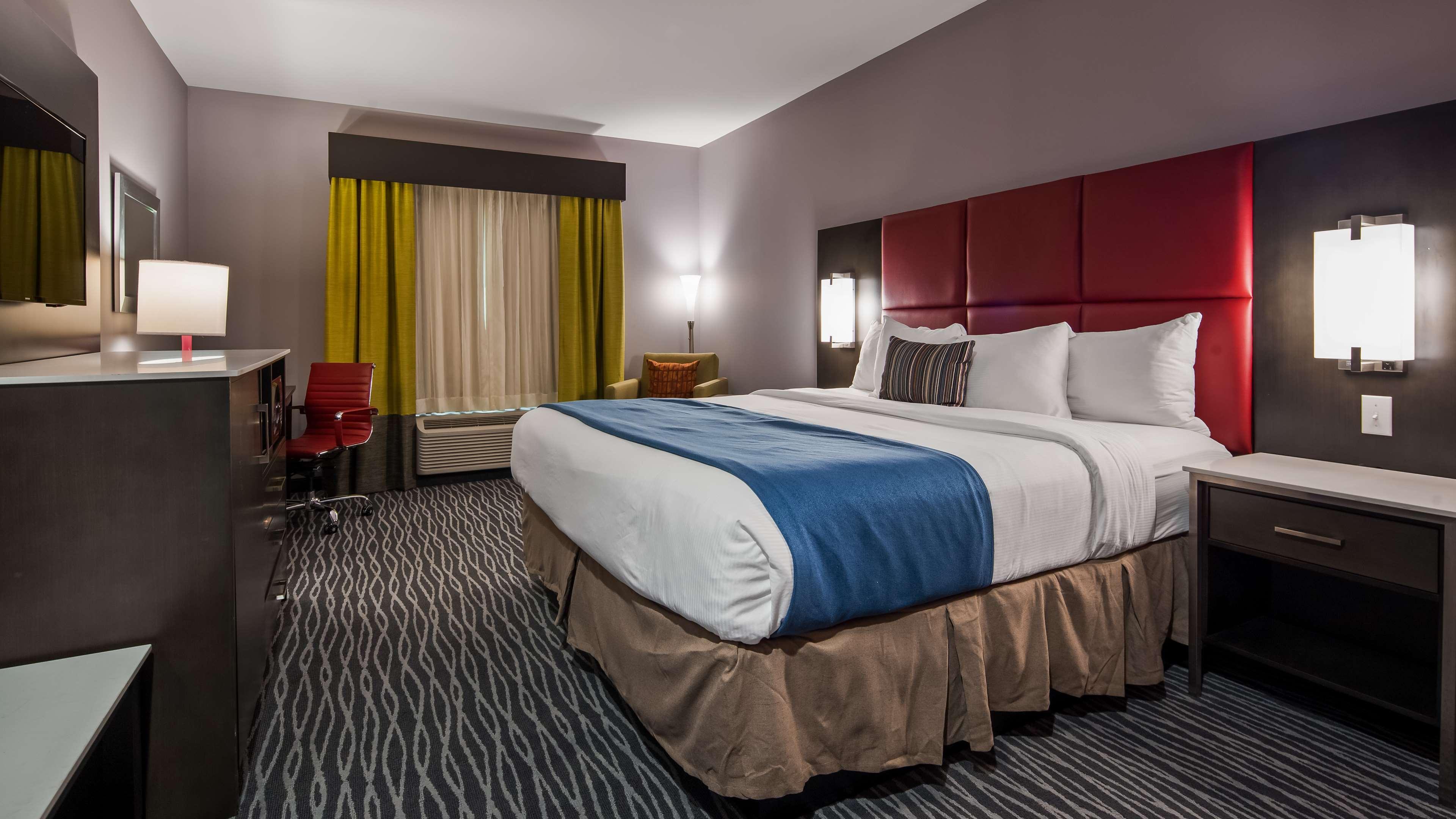 Best Western Plus Sherwood Park Inn & Suites Екстер'єр фото