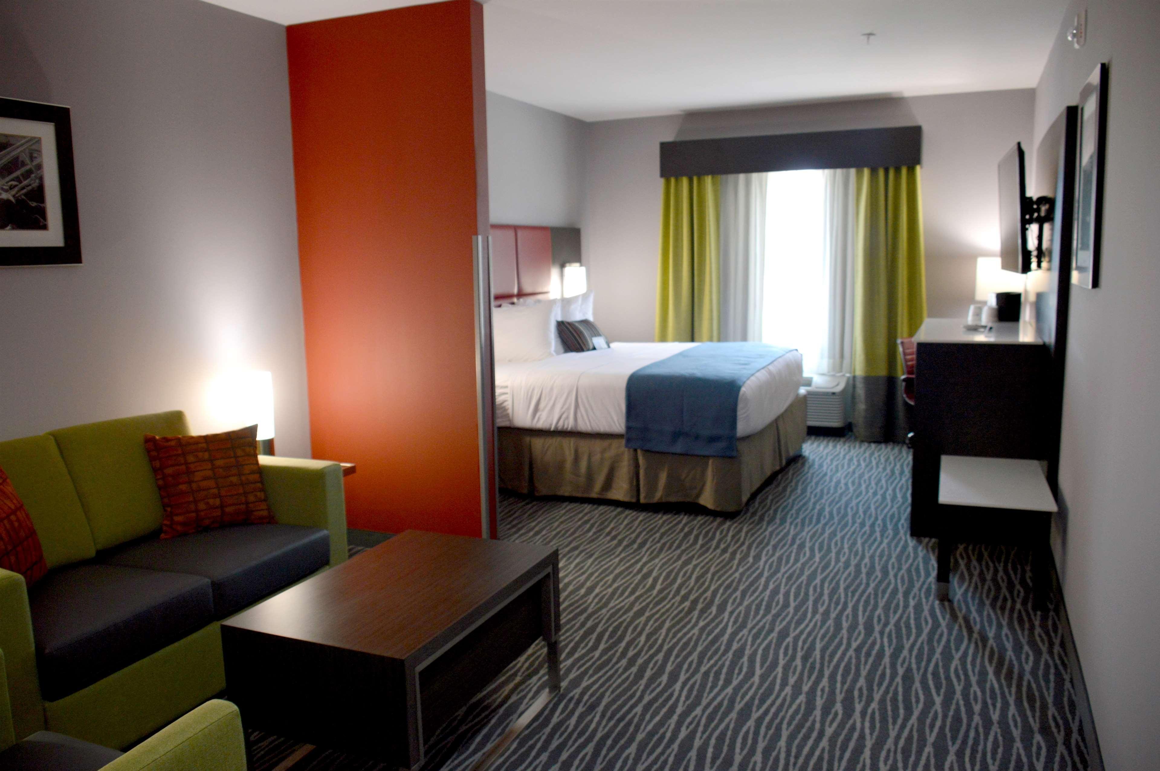 Best Western Plus Sherwood Park Inn & Suites Екстер'єр фото