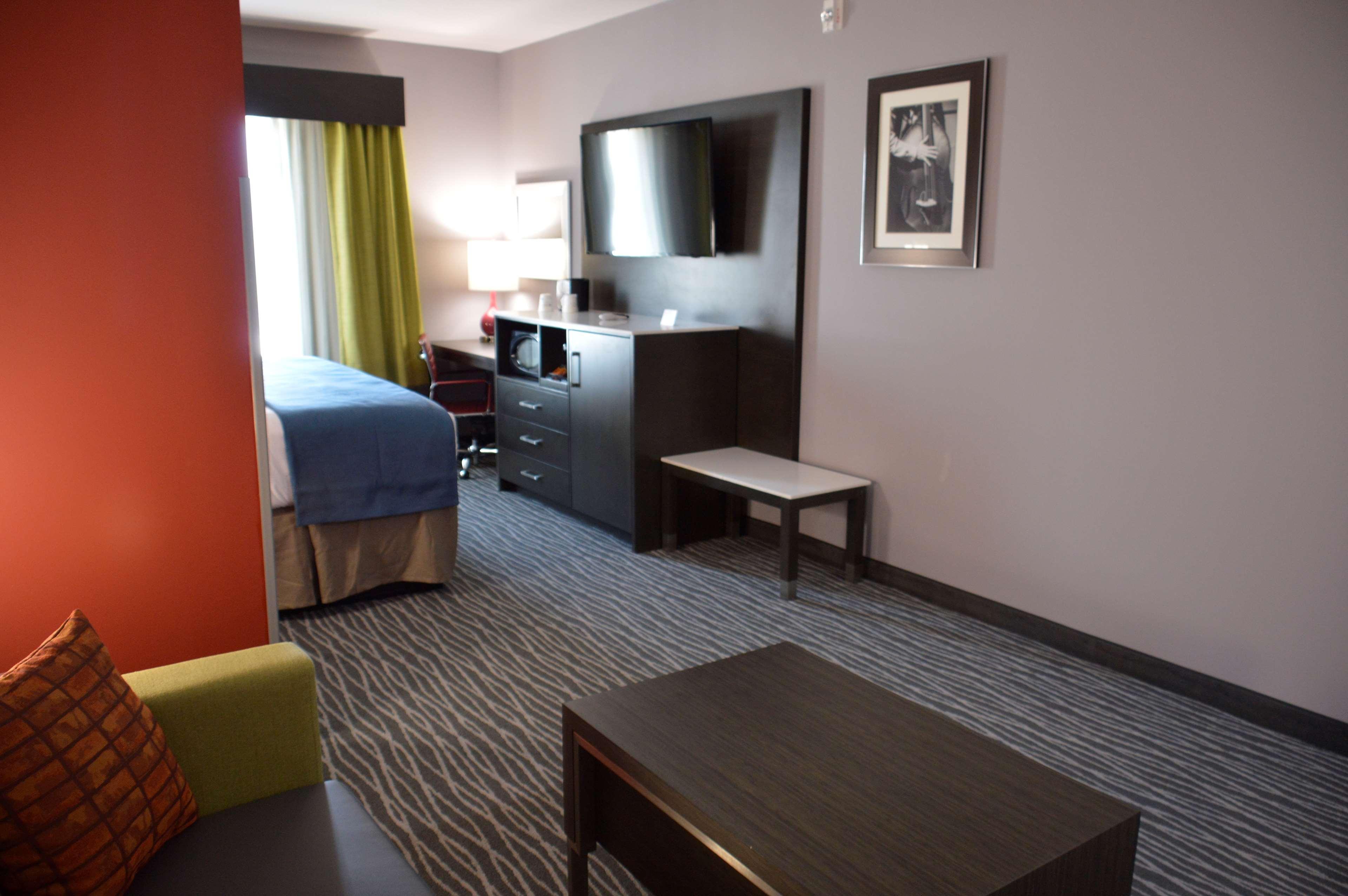 Best Western Plus Sherwood Park Inn & Suites Екстер'єр фото